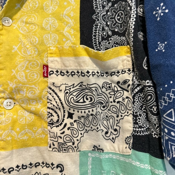 Levi’s Medium Mens Cuban Relaxed Fit Bandana Patchwork Casual Button Down. - Picture 10 of 10